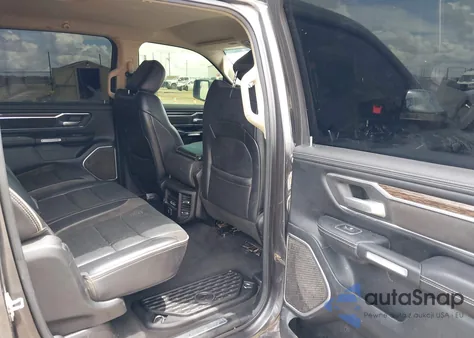 2019 Ram 1500 Laramie 4X4 5'7 Box z USA, uszkodzony, nr VIN 1C6SRFJT4KN773657